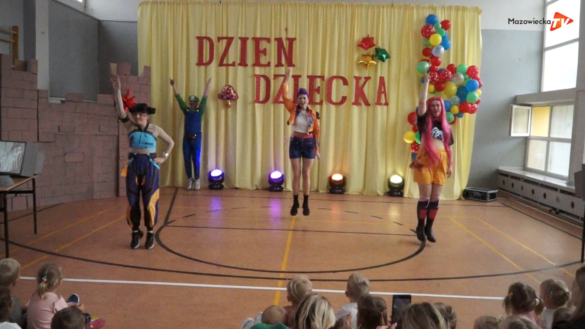 Fantazja na scenie – Mario i K-popowe Łowczynie Demonów w PSP nr 2 w Mogielnicy